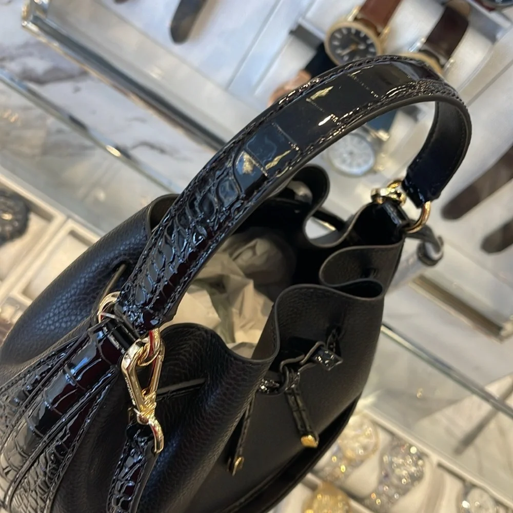 MICHAEL KORS 
Reed Medium Pebbled Leather Belted Bucket Messenger Satchel Crossb - Picture 14 of 16